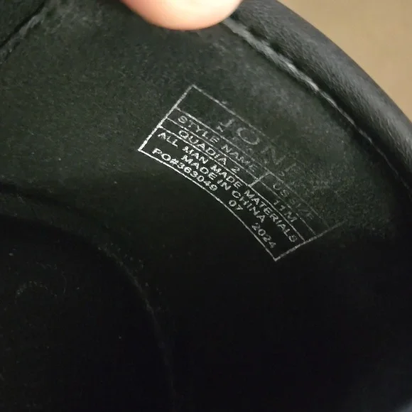 Elegant Black Quilted Women's Loafers - Picture 10 of 10